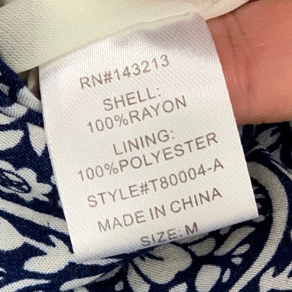 (NWOT) MISS LOVE | Patterned Sleeveless Blouse - Picture 4 of 5